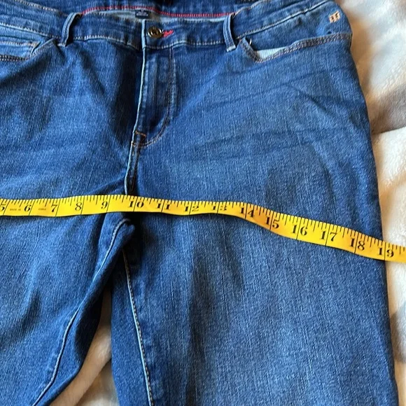 EUC Tommy slim jeans - Picture 5 of 8